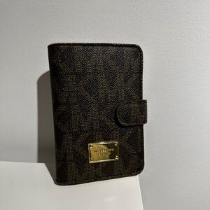 Michael Kors passport holder